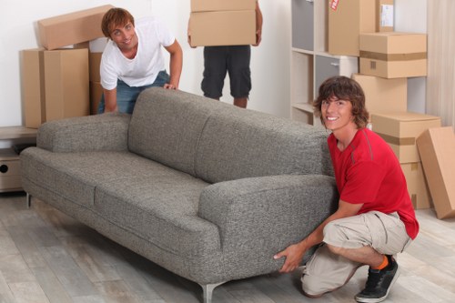 Careful packing and loading support for a Stockwell property move